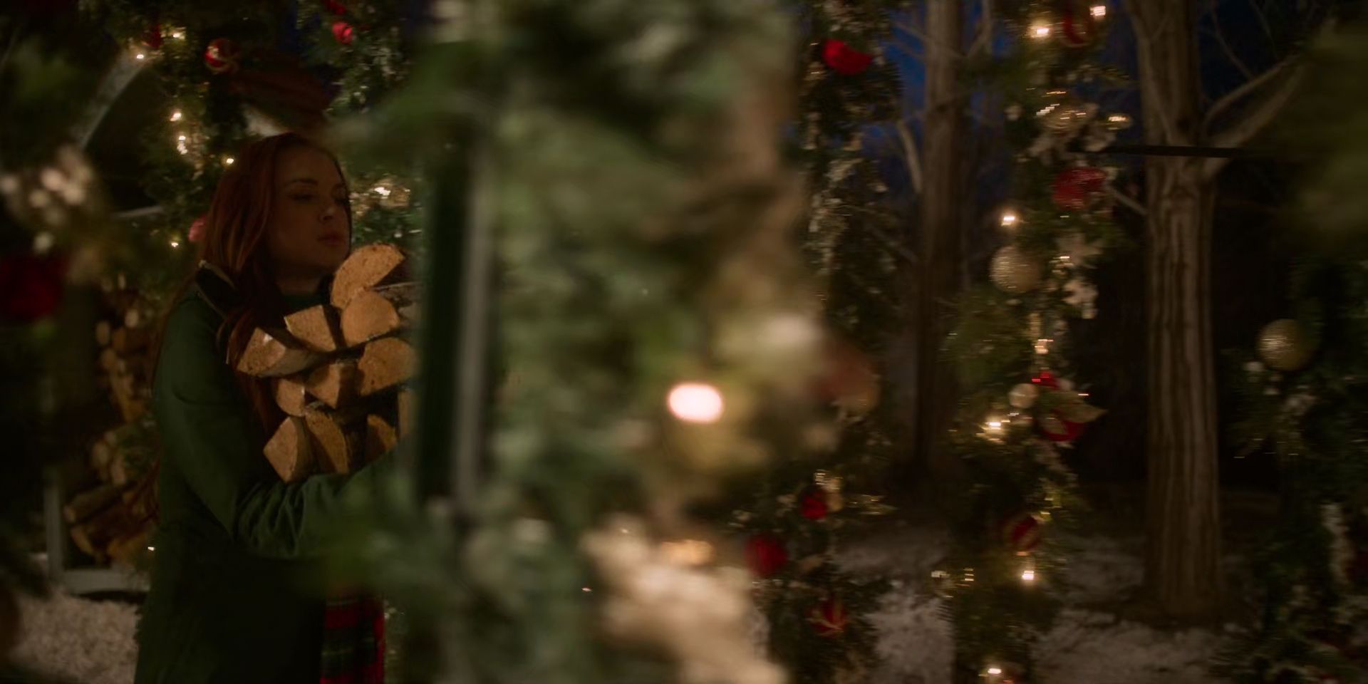 2022-FallingforChristmas-1061.jpg
