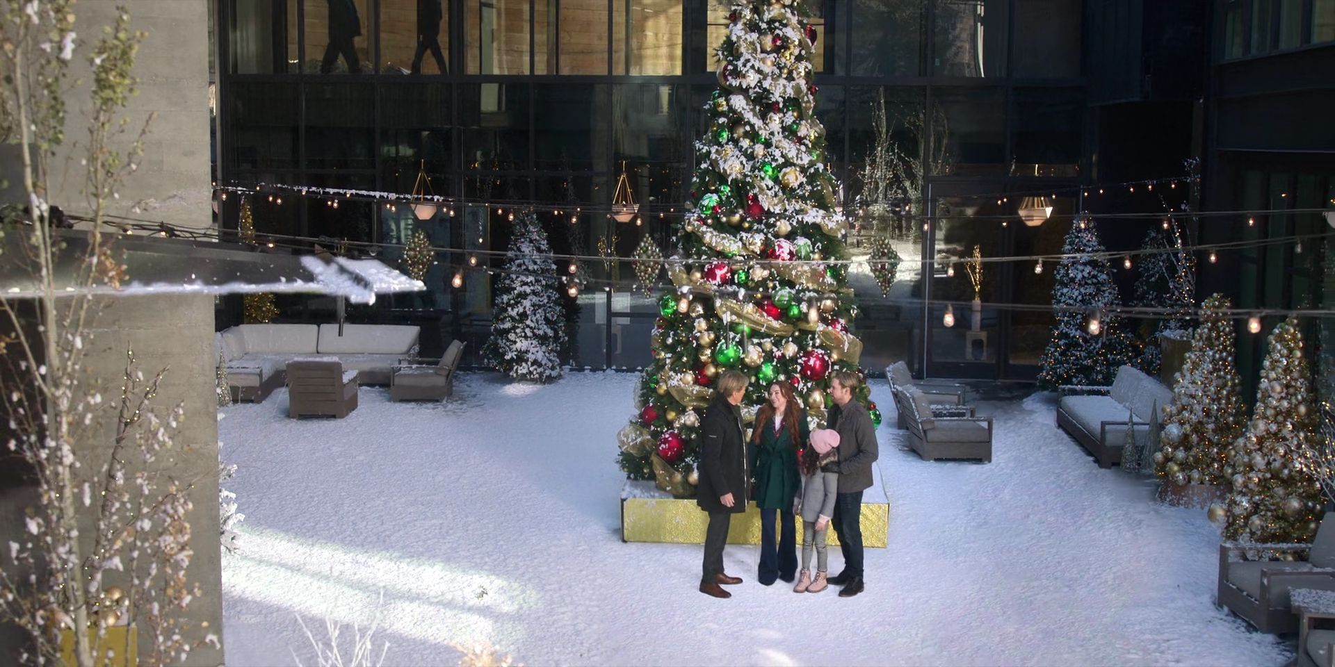 2022-FallingforChristmas-2576.jpg