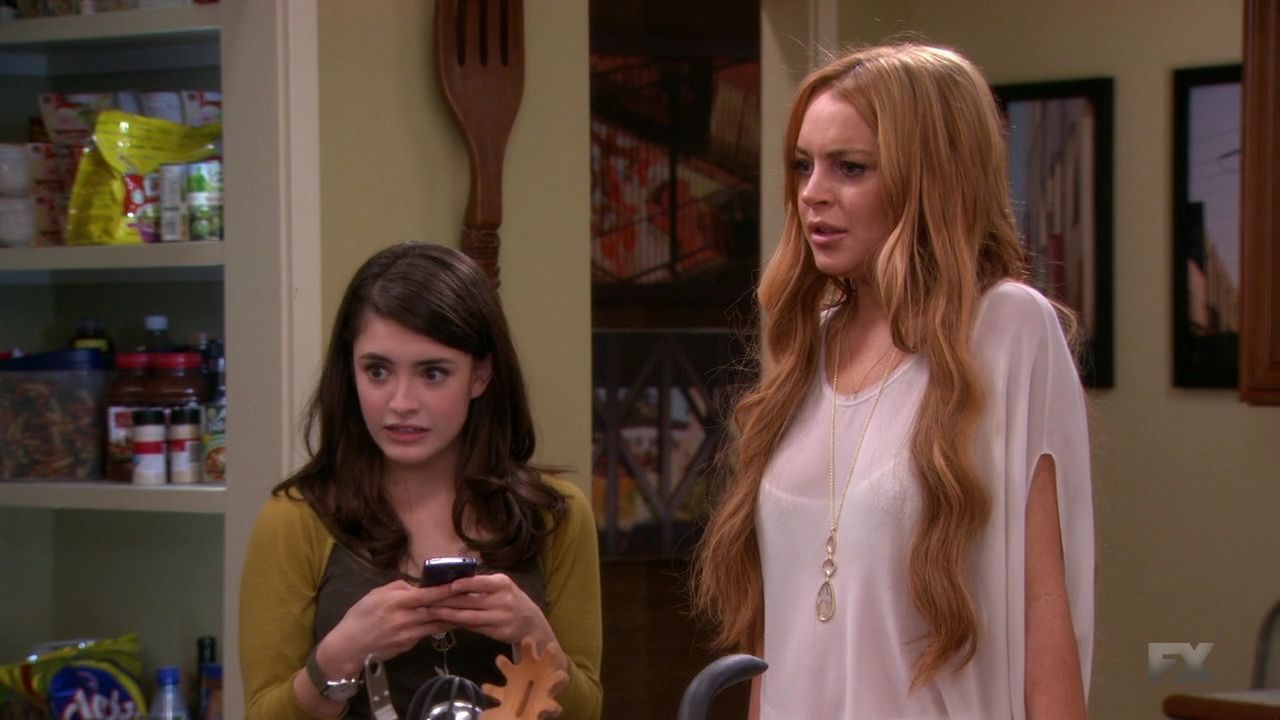 EPISODE SCREENCAPTURES: 2X12: CHARLIE GETS LINDSAY LOHAN INTO TROUBLE ...