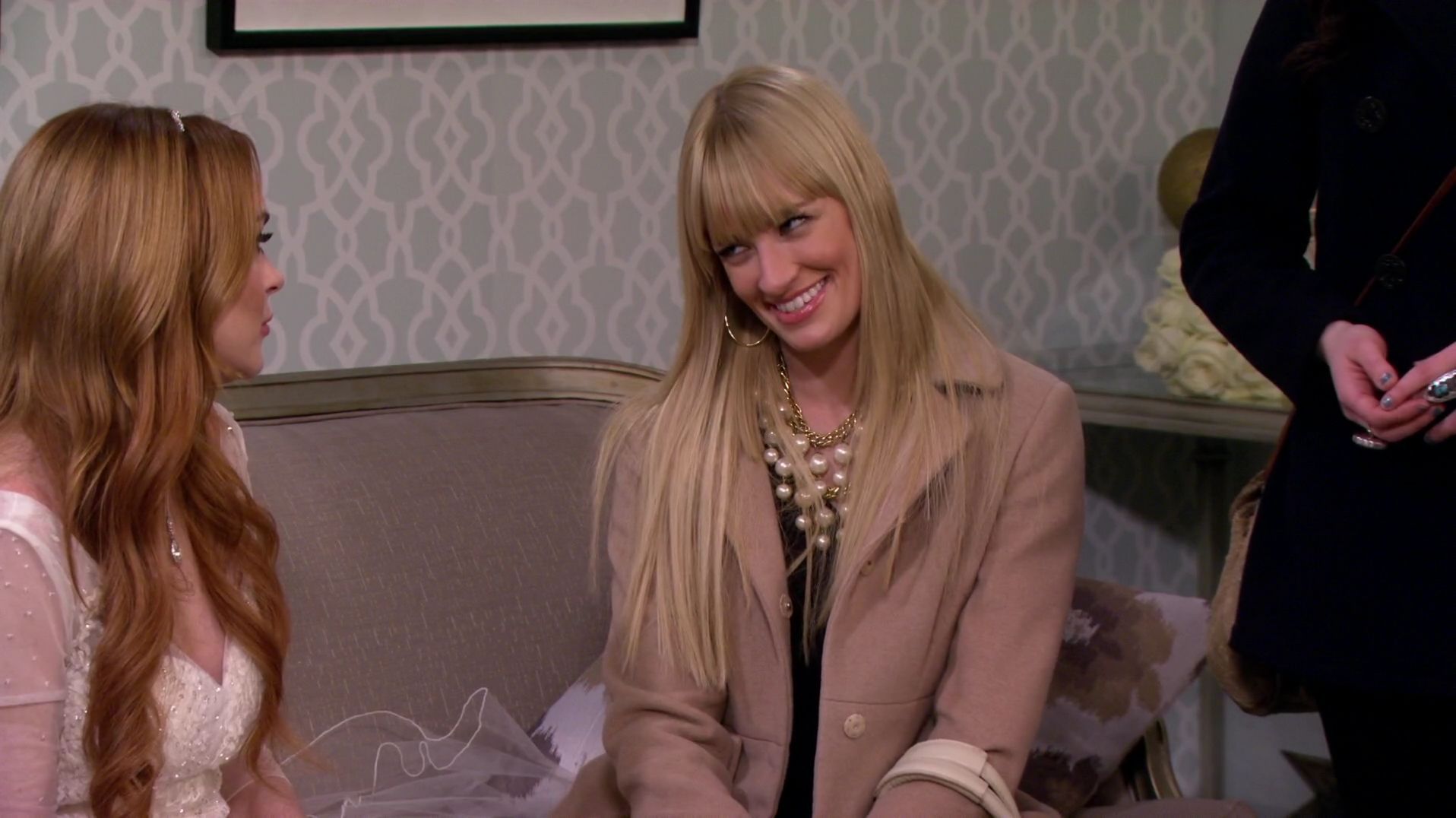 2BrokeGirls-S03E21-520.jpg