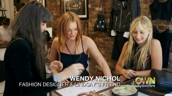 Lindsay-S01E01-0412.jpg