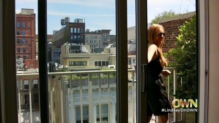Lindsay-S01E01-0460.jpg