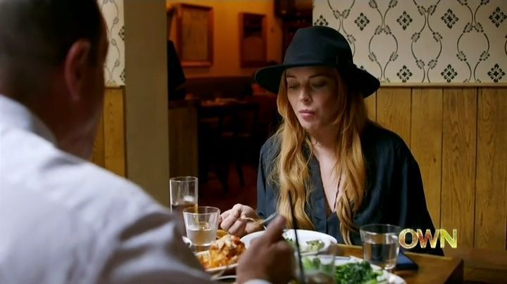 Lindsay-S01E02-0224.jpg