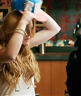 Lindsay-S01E03-0253.jpg