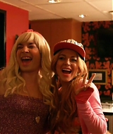 Lindsay-S01E03-0375.jpg