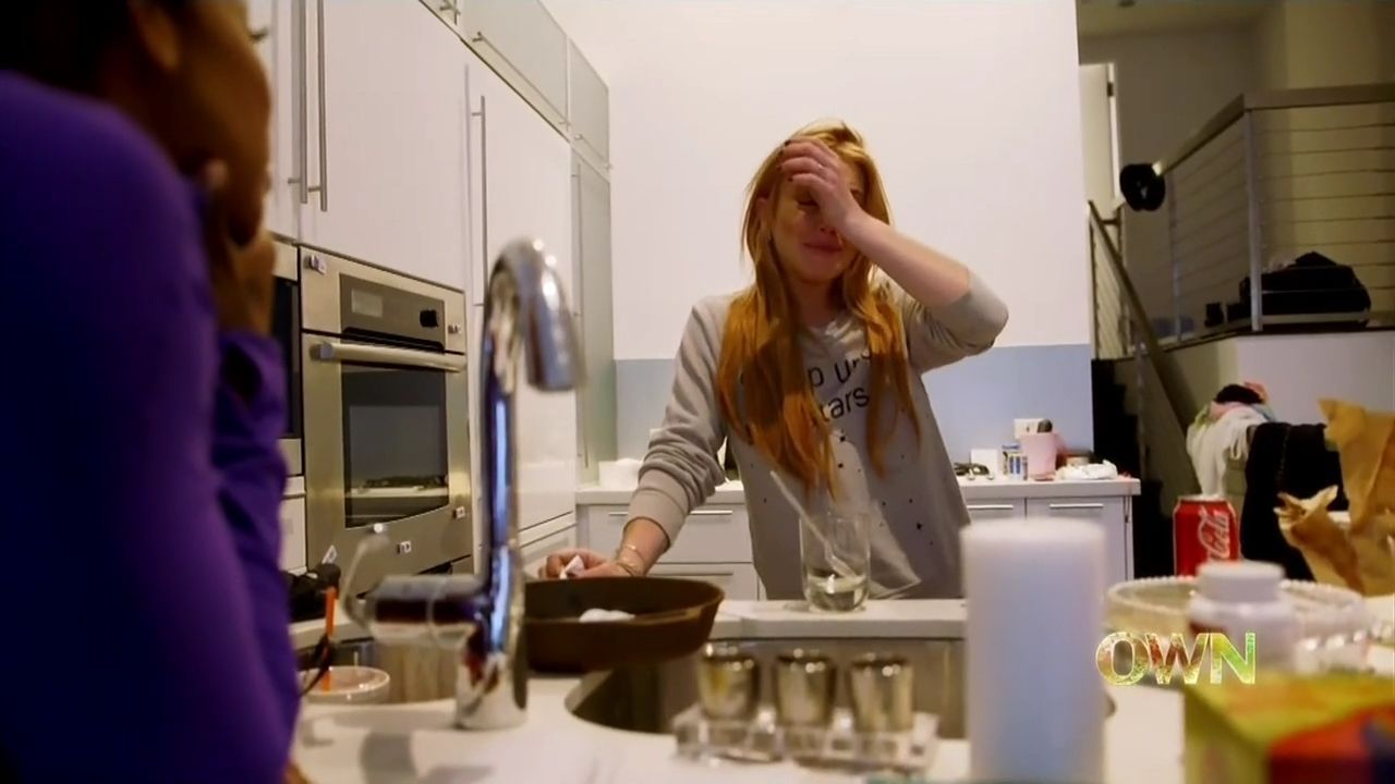 Lindsay-S01E05-235.jpg