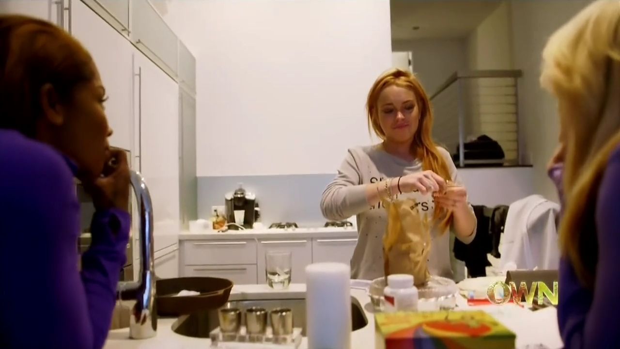 Lindsay-S01E05-280.jpg