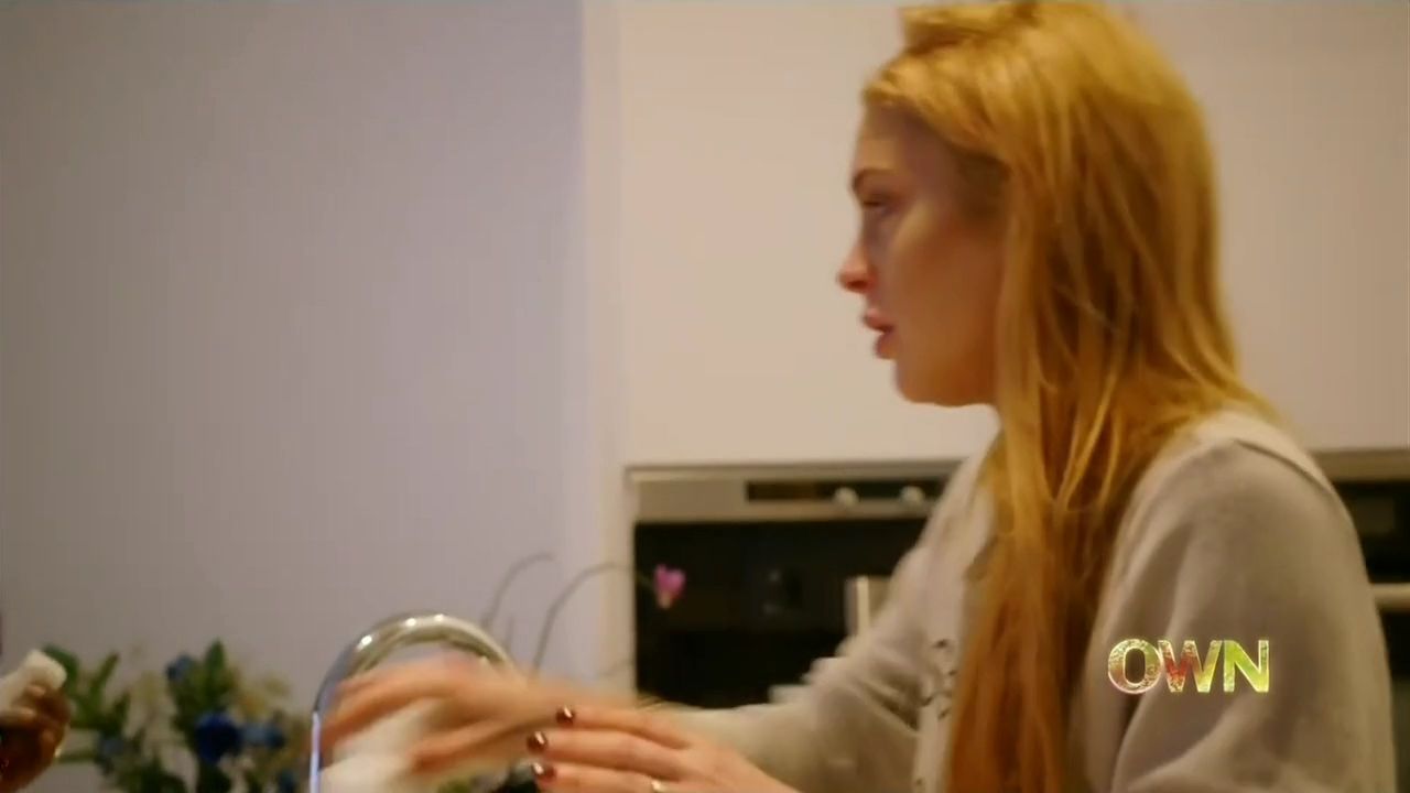 Lindsay-S01E05-291.jpg