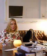 Lindsay-S01E06-276.jpg