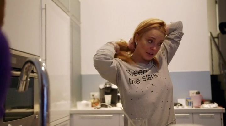 Lindsay-S01E07-0013.jpg