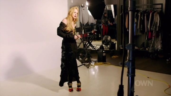 Lindsay-S01E08-0201.jpg