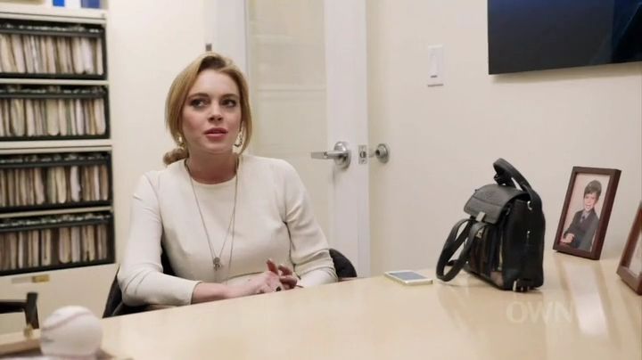 Lindsay-S01E08-0273.jpg