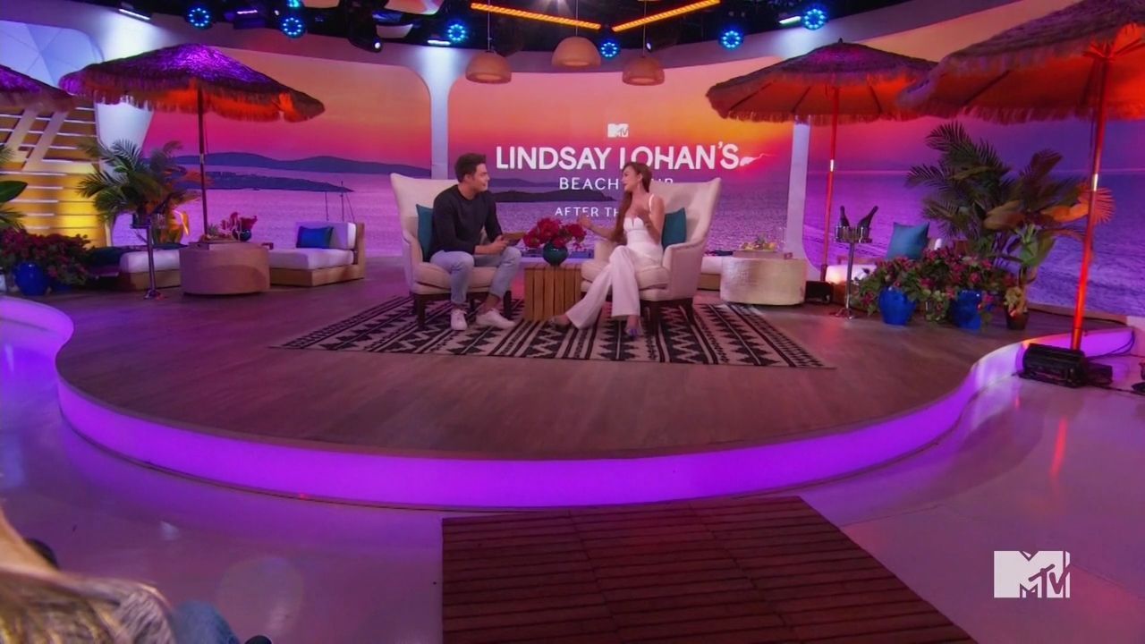 LohanBeachClubAftershow-S01E01_046.jpg