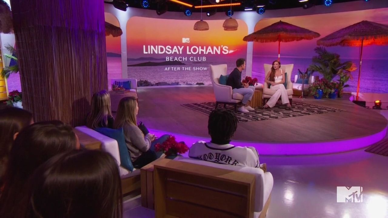 LohanBeachClubAftershow-S01E01_063.jpg