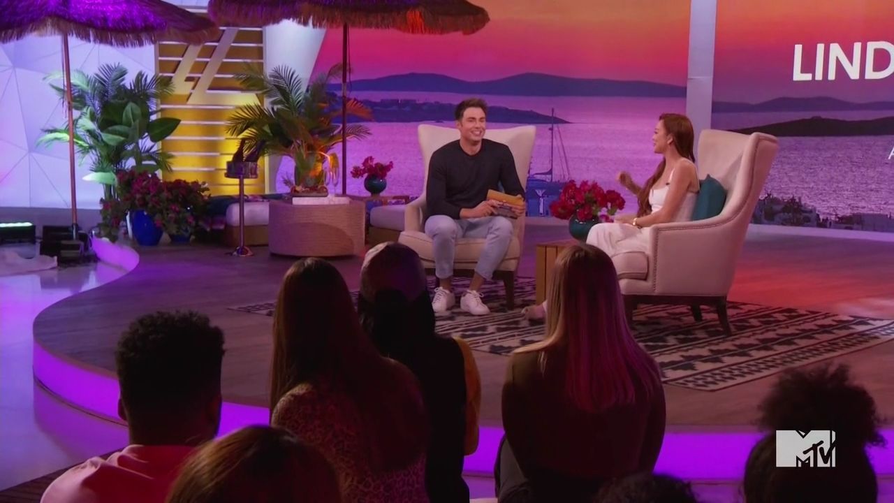 LohanBeachClubAftershow-S01E01_249.jpg
