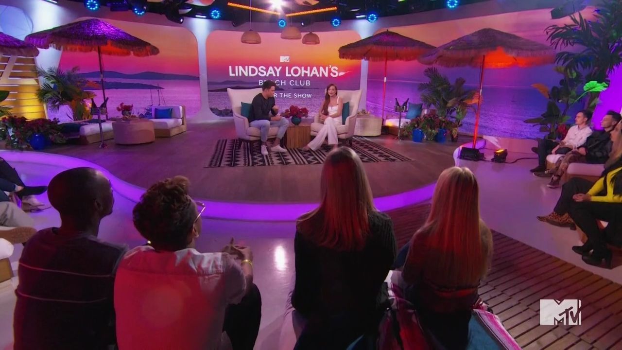 LohanBeachClubAftershow-S01E01_300.jpg