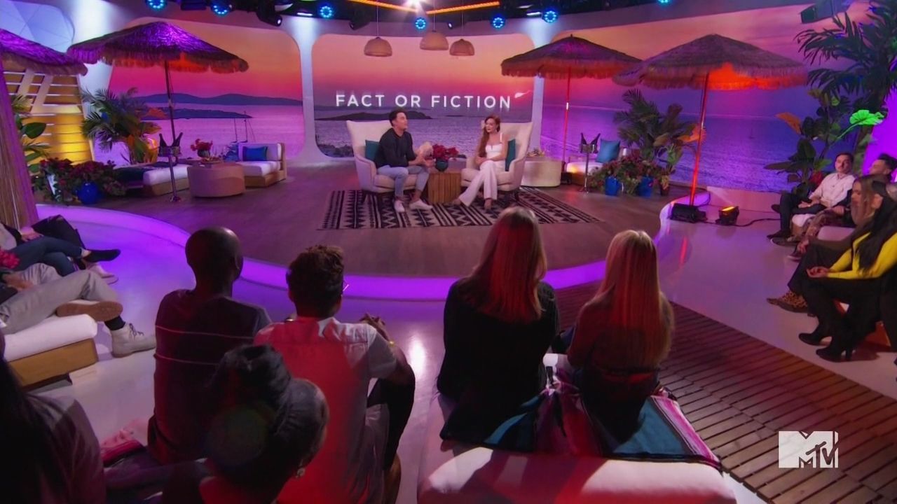 LohanBeachClubAftershow-S01E01_393.jpg
