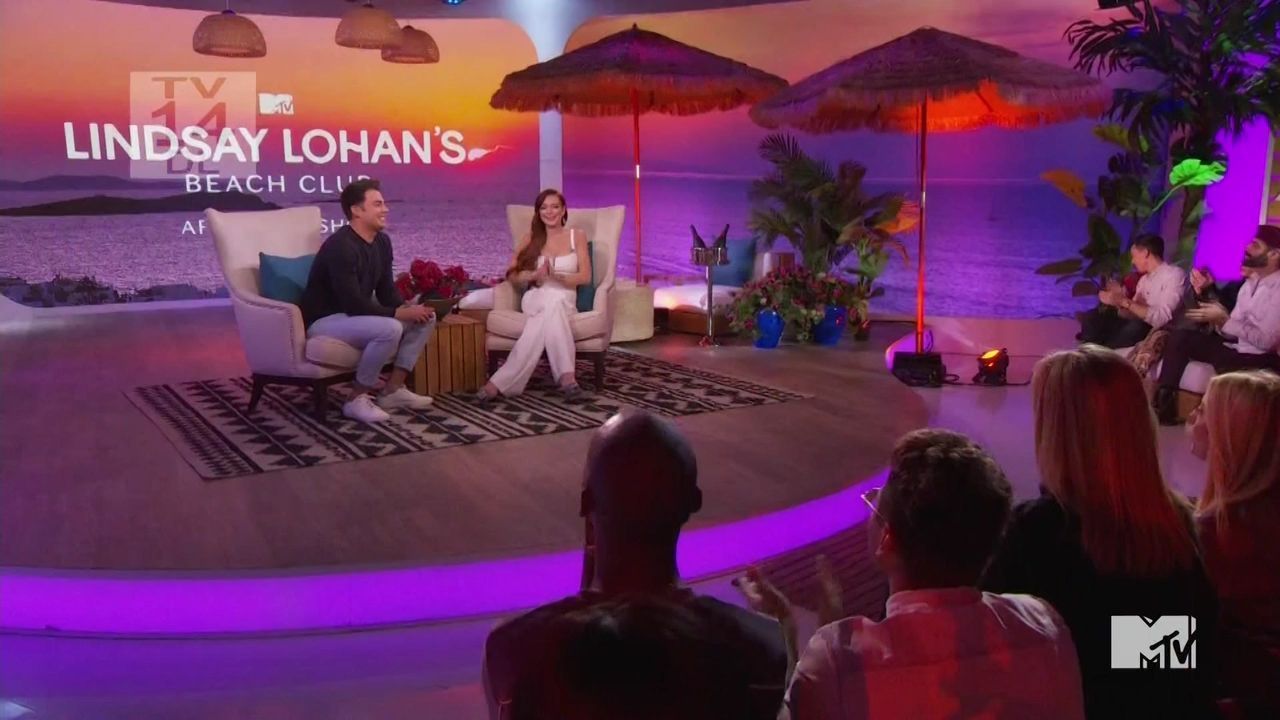 LohanBeachClubAftershow-S01E01_433.jpg