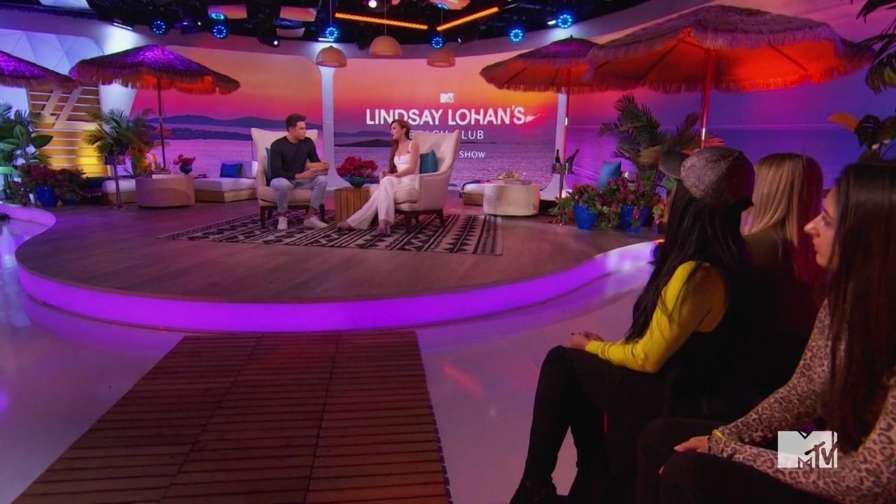 LohanBeachClubAftershow-S01E01_447.jpg