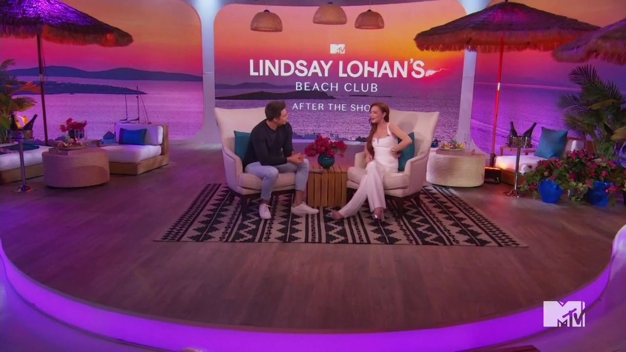 LohanBeachClubAftershow-S01E01_512.jpg