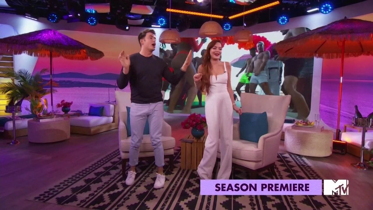 LohanBeachClubAftershow-S01E01_548.jpg