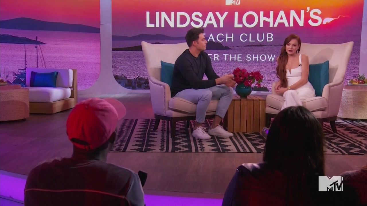 LohanBeachClubAftershow-S01E01_700.jpg
