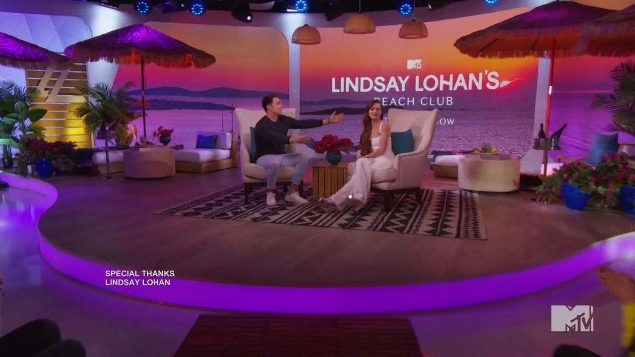LohanBeachClubAftershow-S01E01_737.jpg