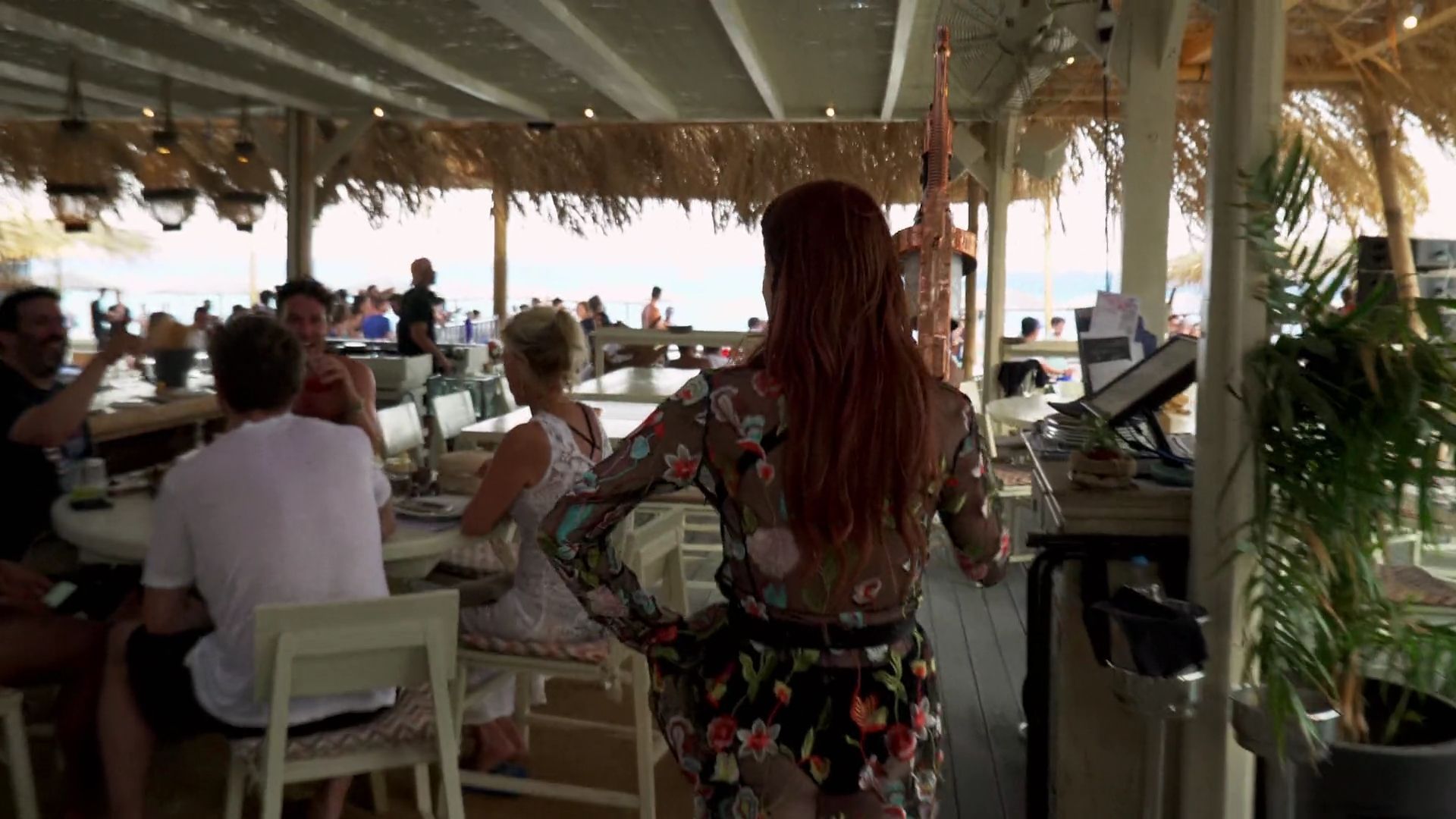 LohanBeachClubS01E03_116.jpg