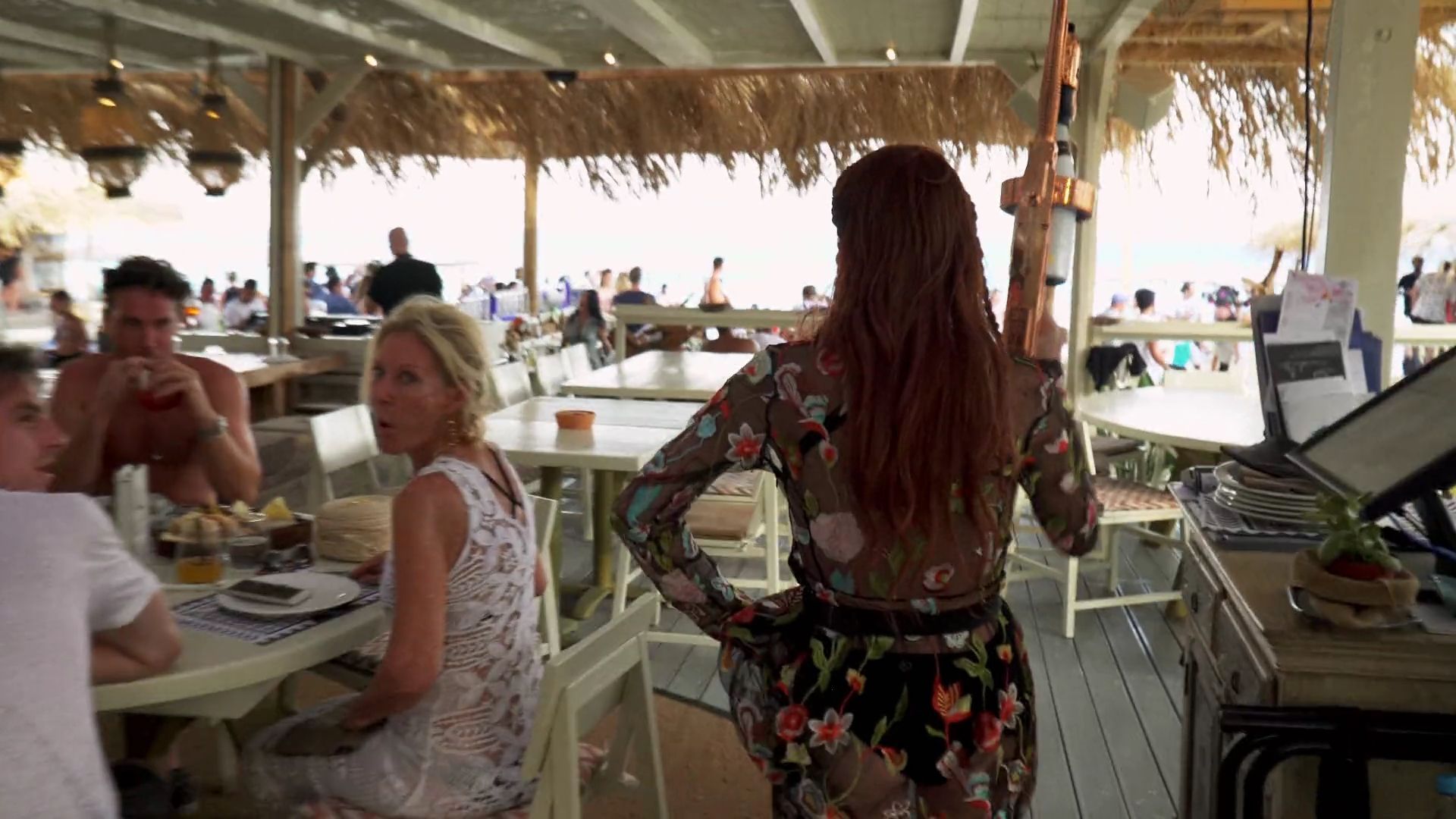 LohanBeachClubS01E03_117.jpg