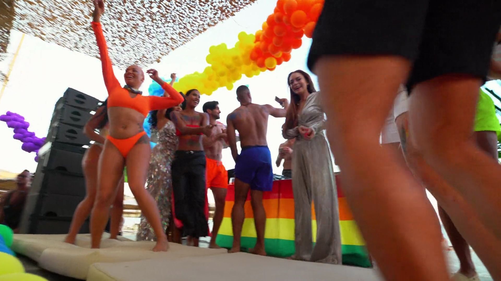 LohanBeachClubS01E08_353.jpg