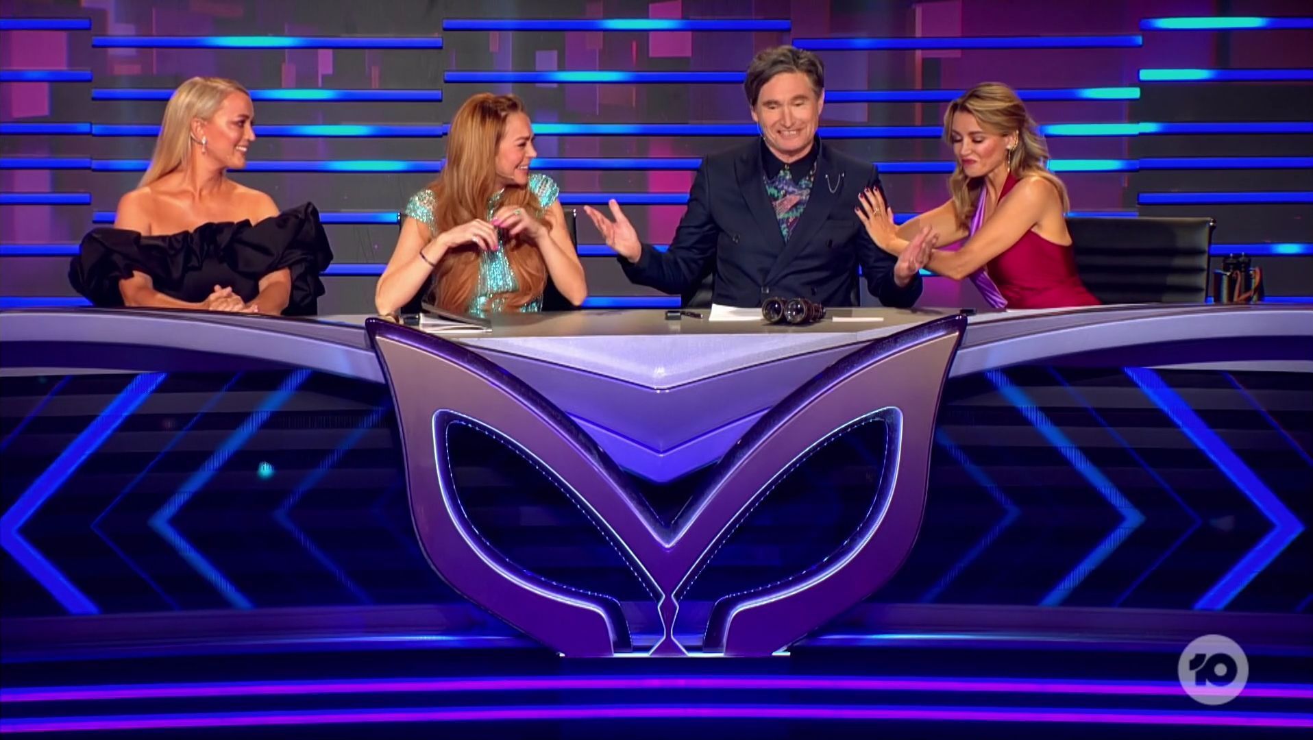TheMaskedSingerAU-S01E01-036.jpg
