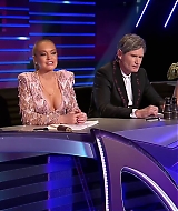 TheMaskedSingerAU-S01E02-104.jpg