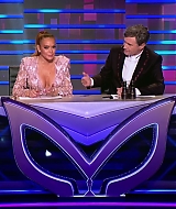 TheMaskedSingerAU-S01E02-142.jpg