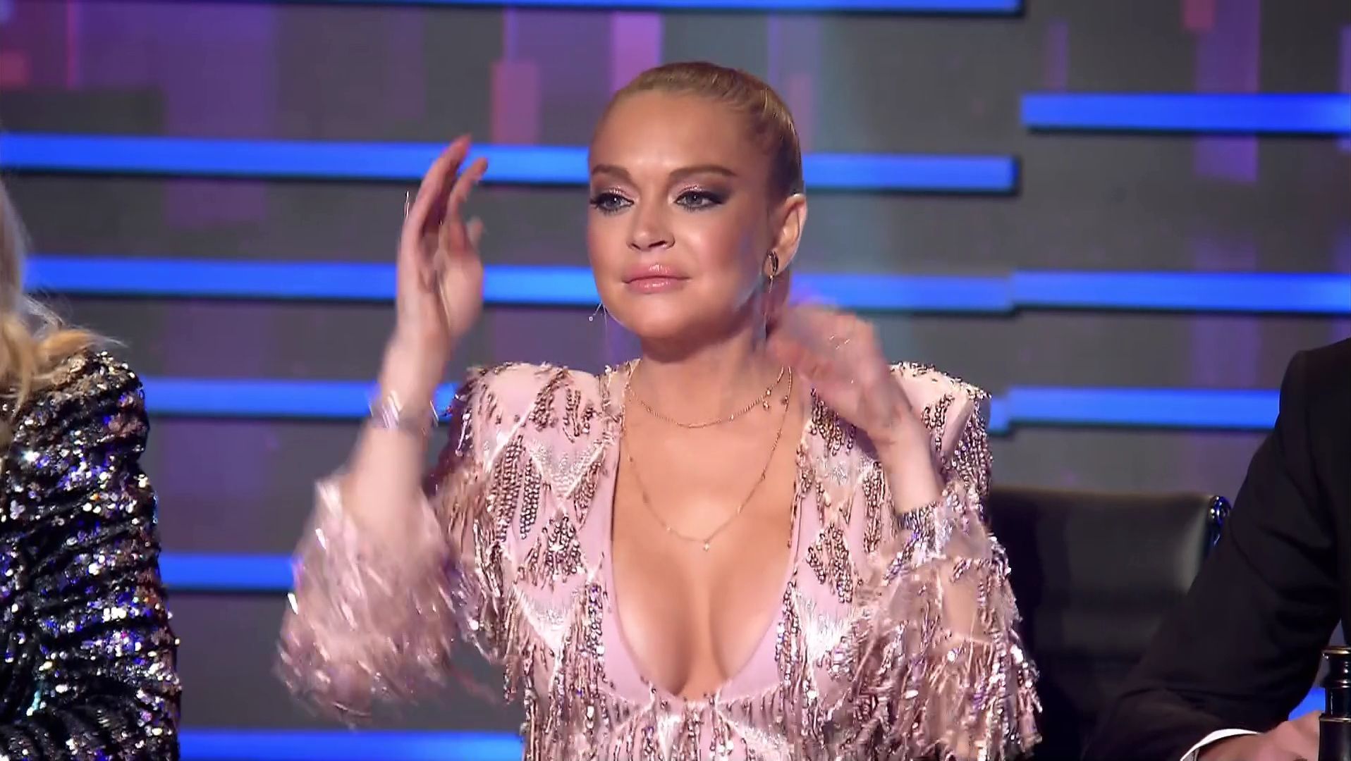 TheMaskedSingerAU-S01E04-001.jpg