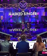 TheMaskedSingerAU-S01E04-103.jpg